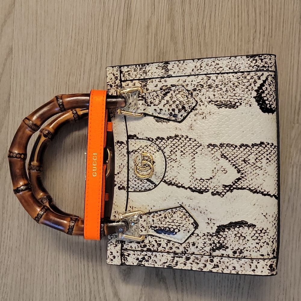 GUCCI-Diana bamboo knot mini python